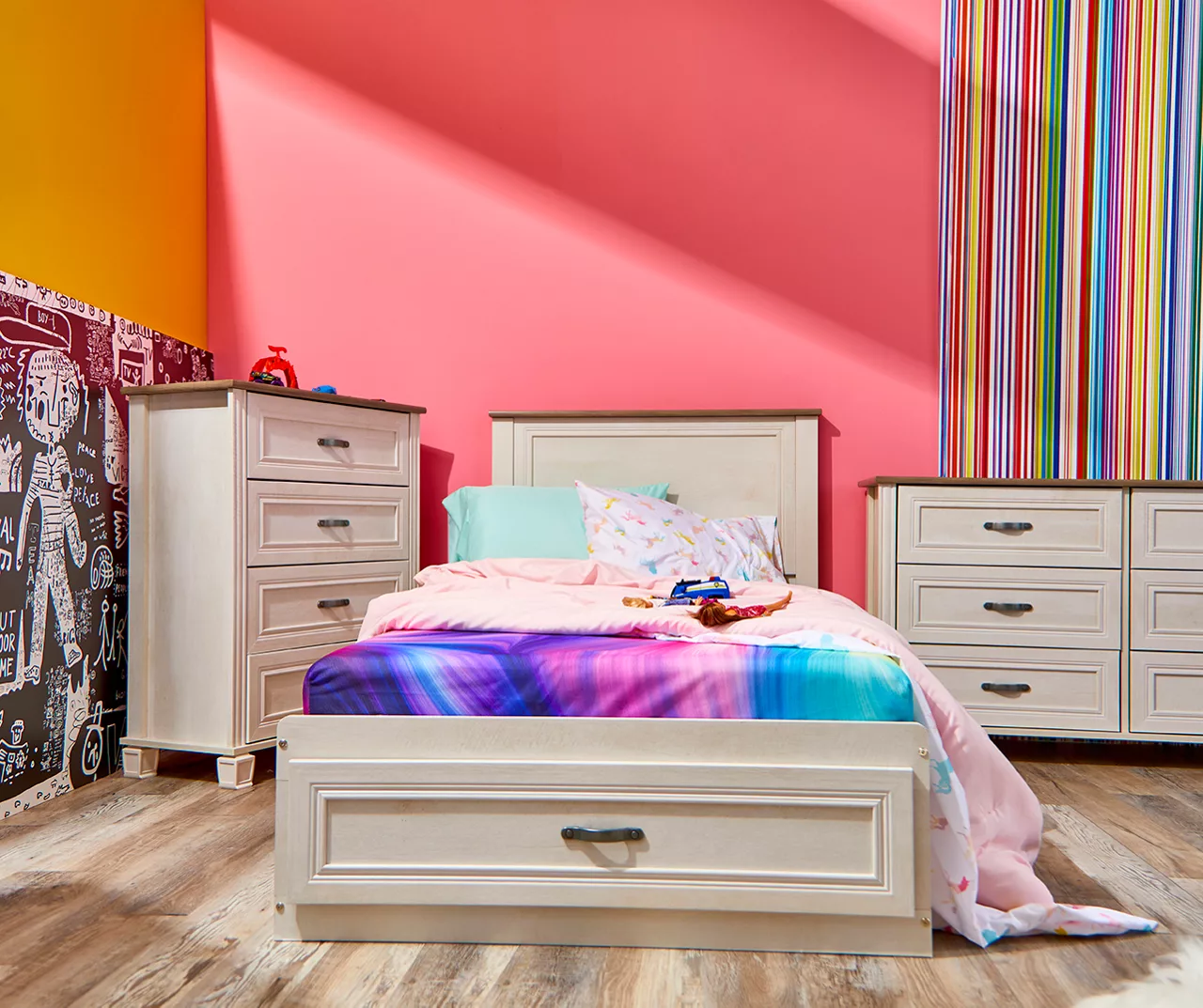 Hillview 4-Drawer Dresser 6 Hillview 4-Drawer Dresser - Image 4