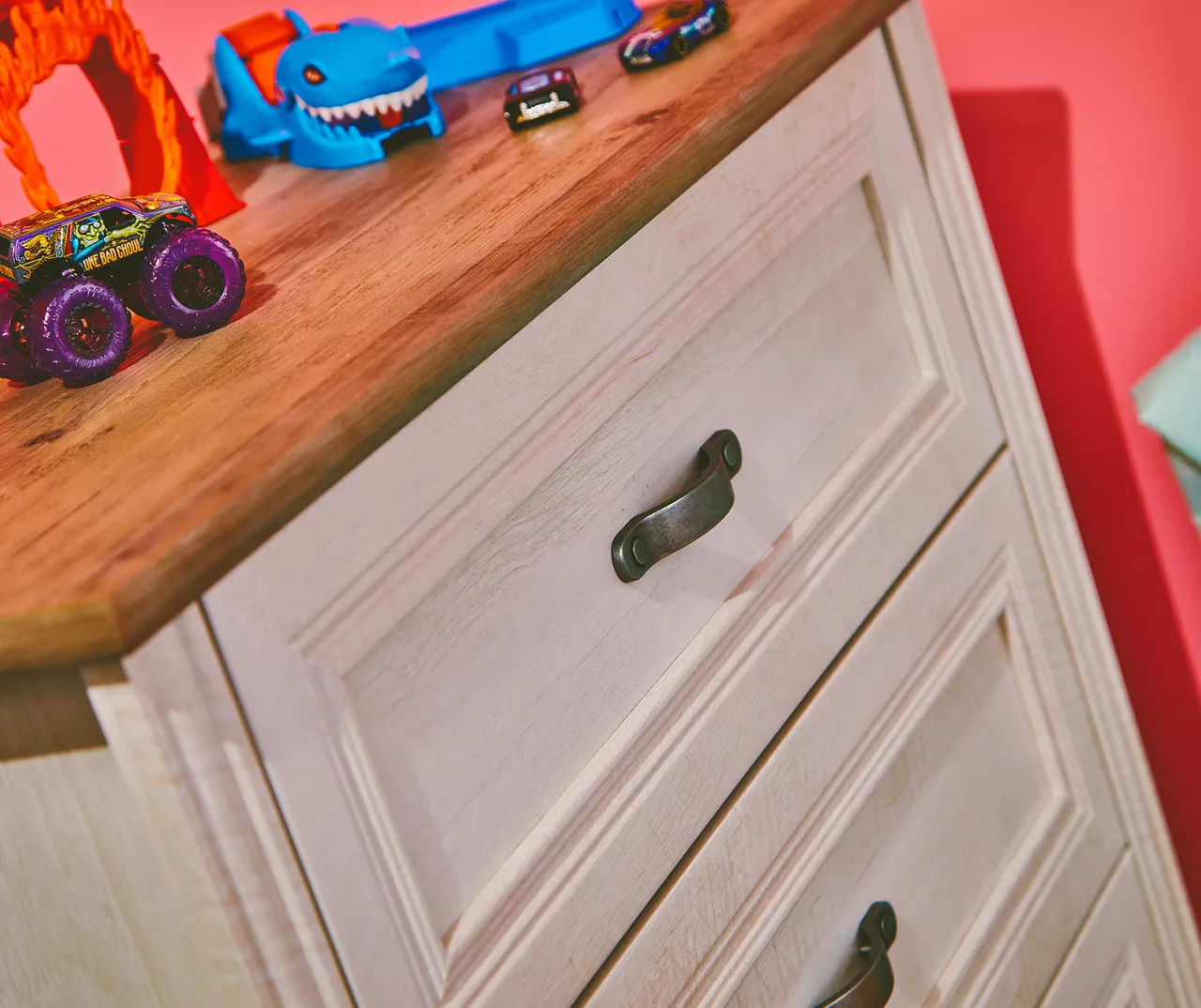 Hillview 4-Drawer Dresser 7 Hillview 4-Drawer Dresser - Image 5